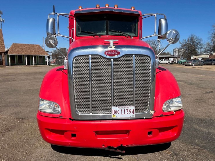 2012-peterbilt-386-image-5