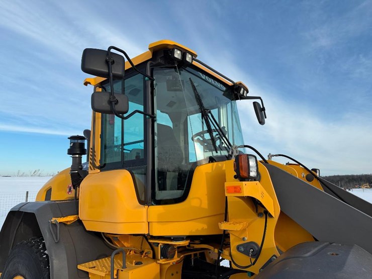 2015-volvo-l90g-image-14