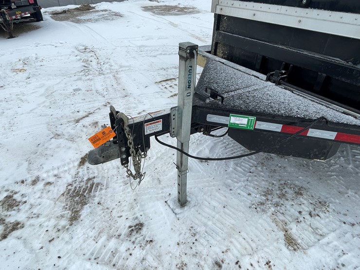 #135-•-2022-rock-line-products-air-tow-ground-loading-enclosed-trailer-(has-wi-title)-image-10