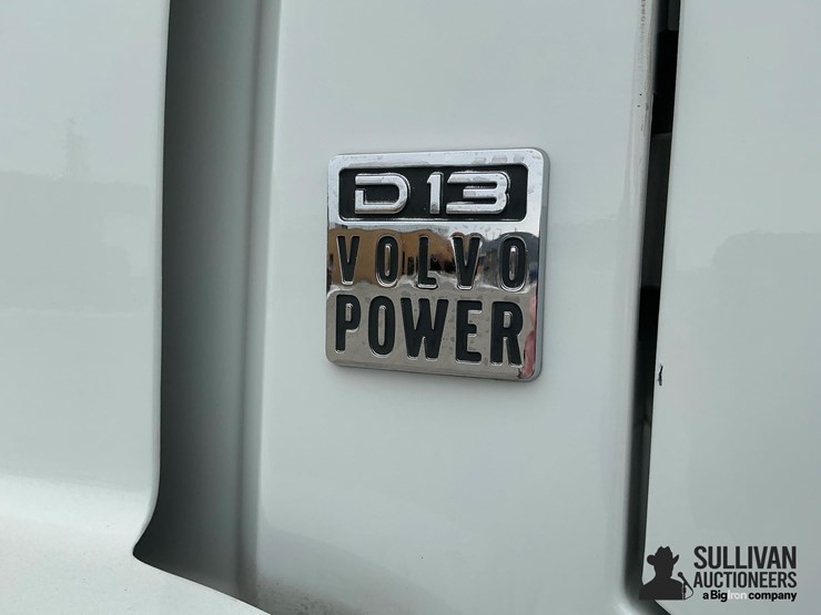 2012-volvo-vnl64t300-image-14