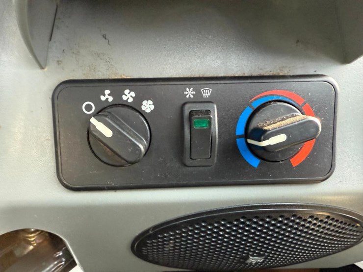 2020-bobcat-s450-image-37