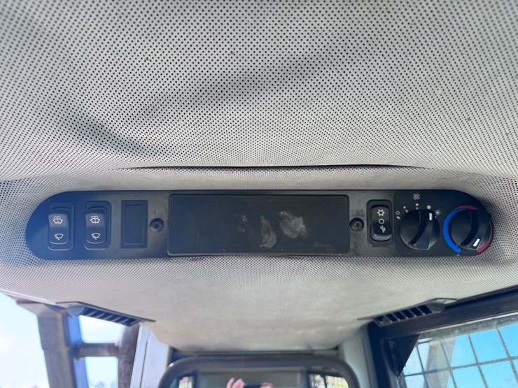 2002-deere-650h-lgp-image-31