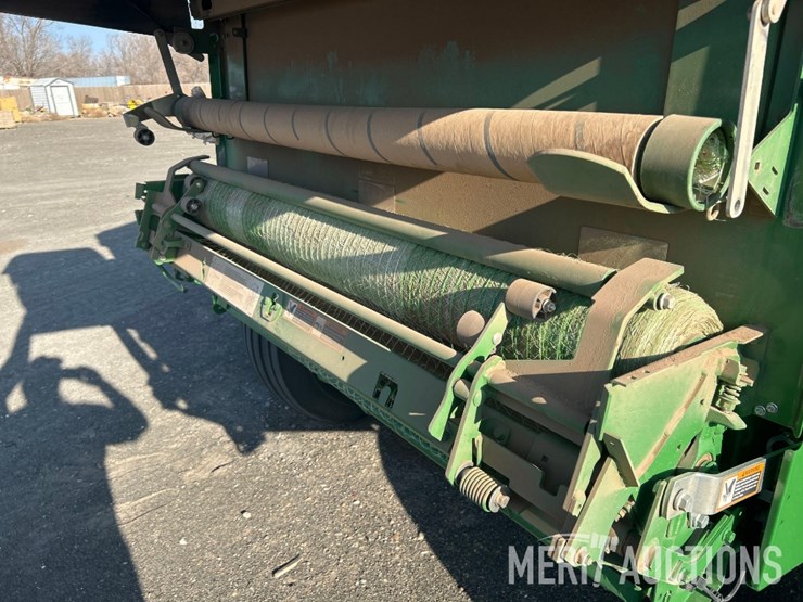 john-deere-561m-image-46