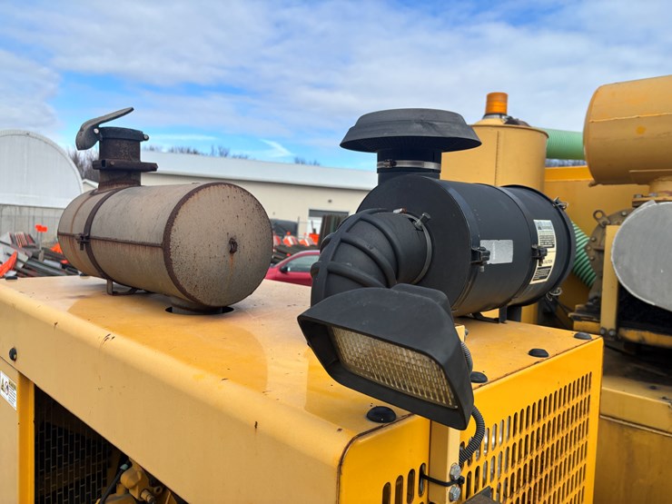 2005-gmc-t7500-image-64