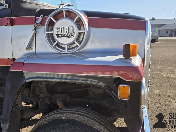 1982-ford-lnt9000-image-19