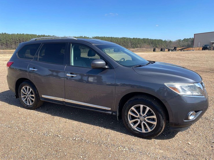 2013-nissan-pathfinder-image-4