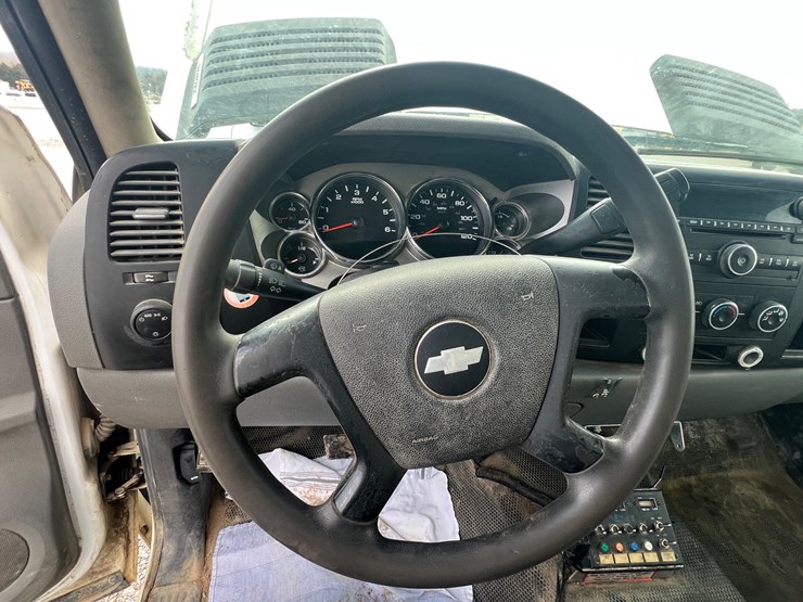 2009-chevrolet-2500-image-30