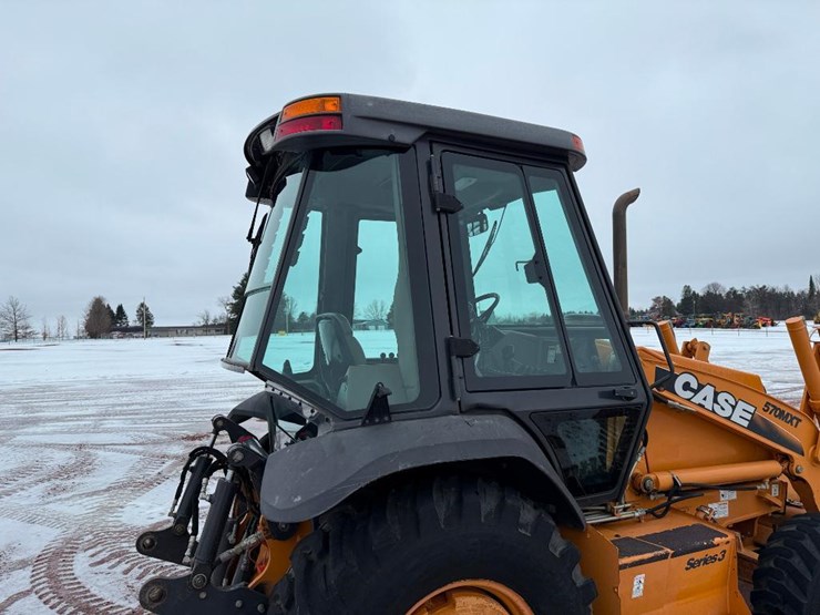 2011-case-570m-xt-image-21