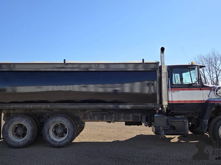 1982-ford-lnt9000-image-4