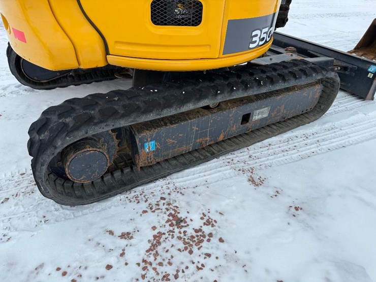 2018-deere-35g-image-11