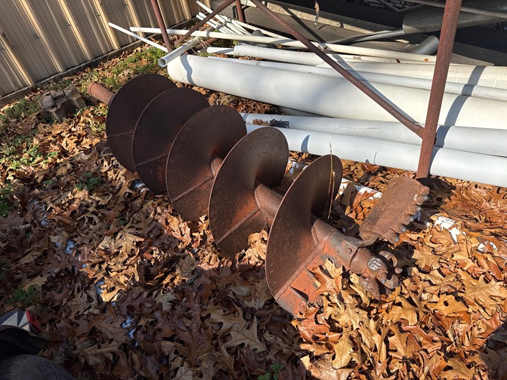 #5-•-1983-international-1724;-1734;-1754-digger-truck-image-14