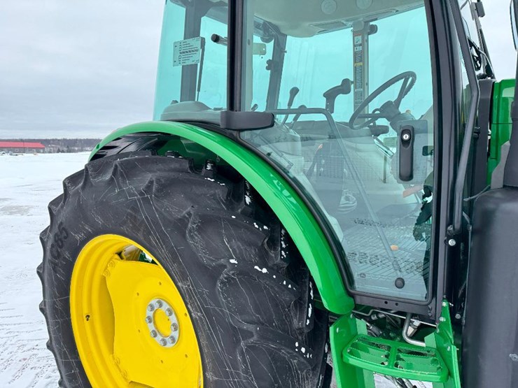 john-deere-6105e-image-21
