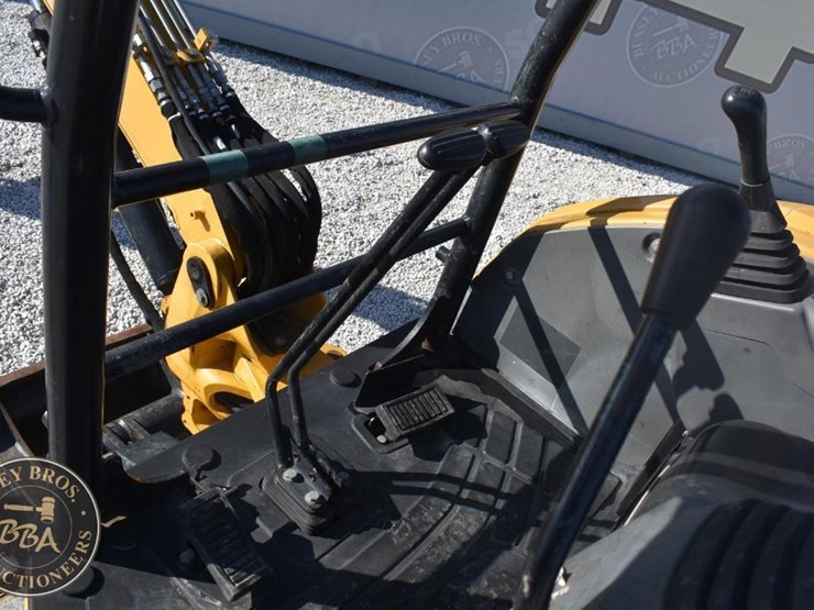 2015-caterpillar-303e-cr-image-42