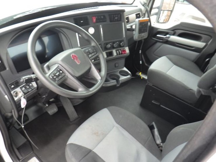 2024-kenworth-t680-image-14