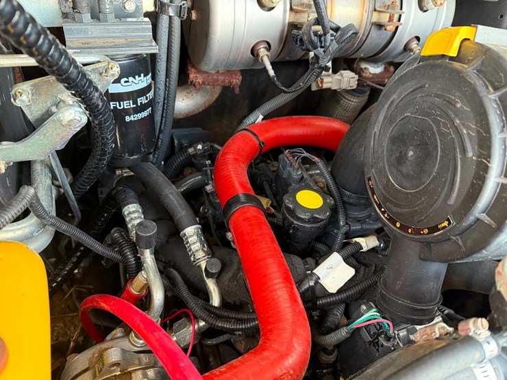 new-holland-l218-image-25