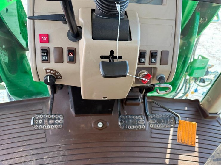 john-deere-6415-image-64