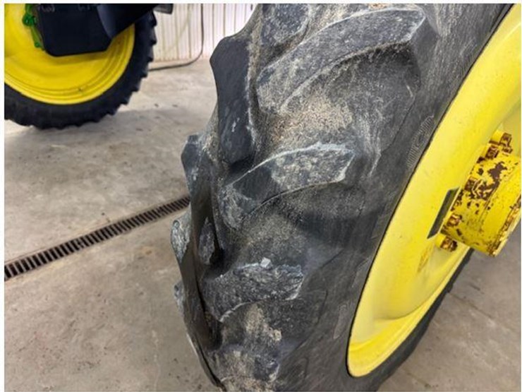 2004-john-deere-4710-image-25