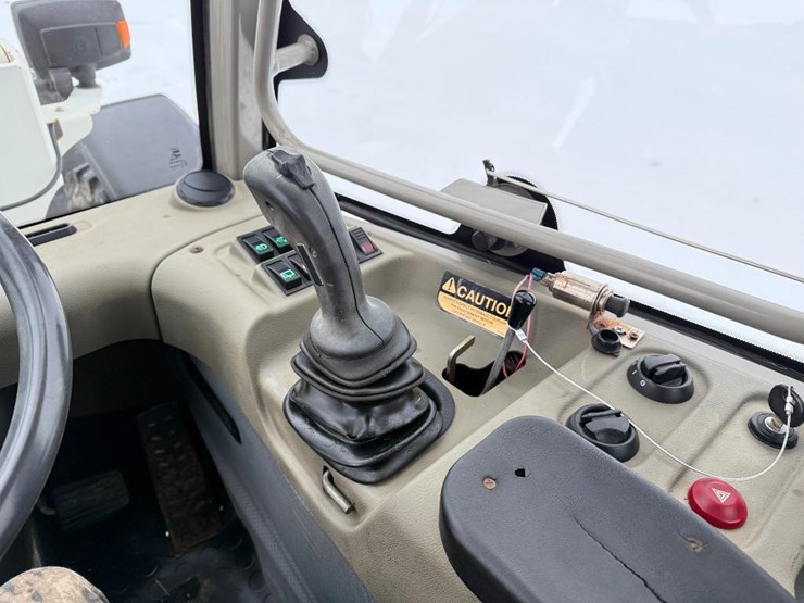 2013-takeuchi-tw50-image-48