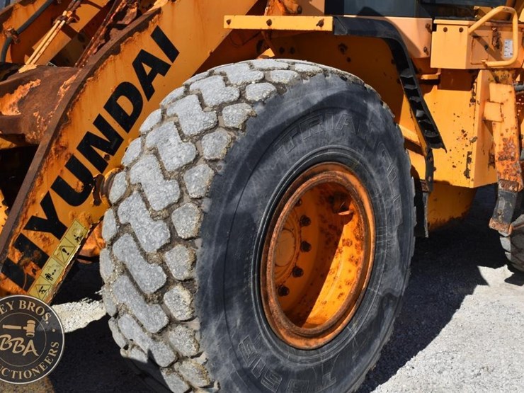 2016-hyundai-hl955-image-12