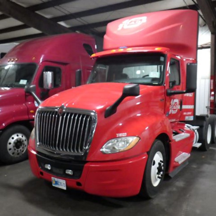 2018 INTERNATIONAL LT