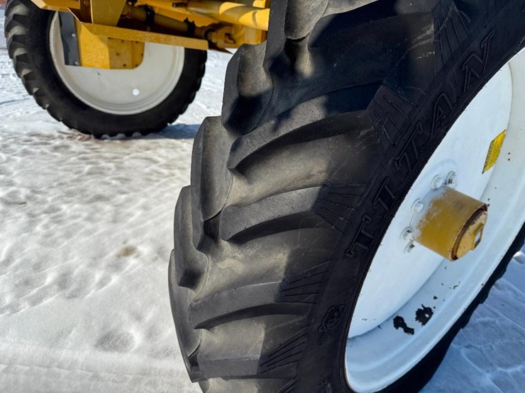 ag-chem-rogator-854-image-10