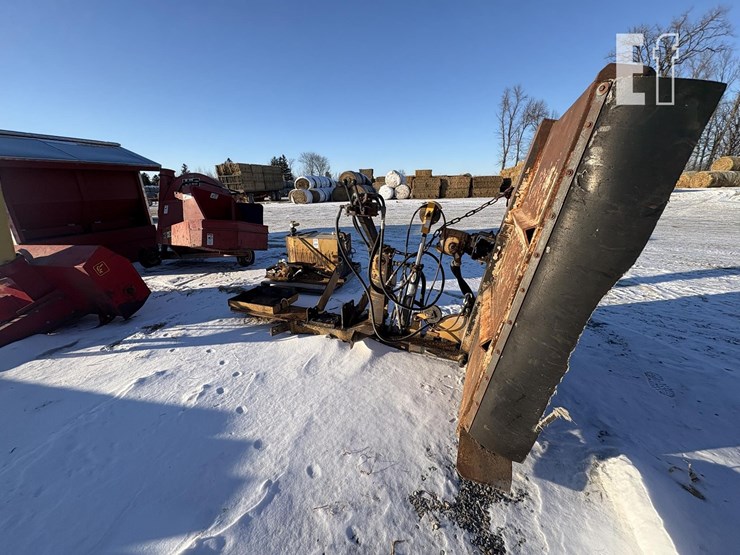 massey-ferguson-383-image-3