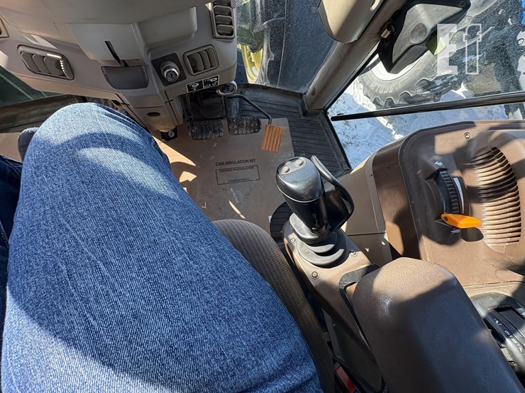 2005-john-deere-6420-image-23