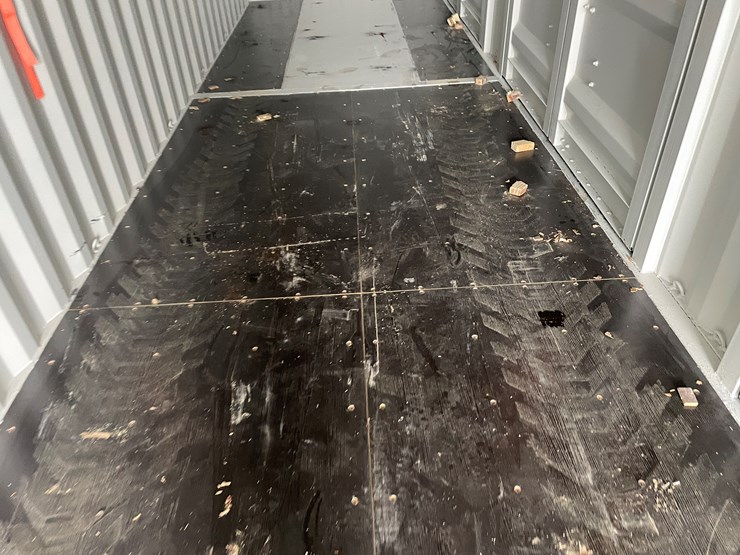 #402-•-40'-single-use-multi-door-hi-cube-shipping-container-image-10