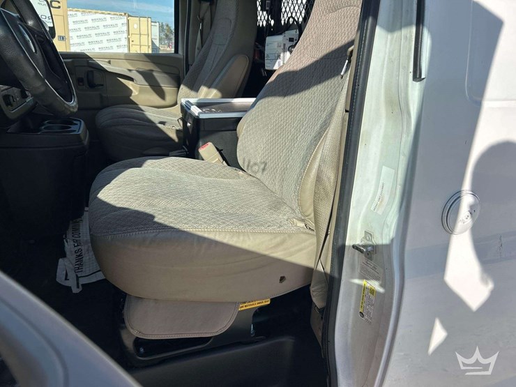 2011-chevrolet-express-2500-image-13