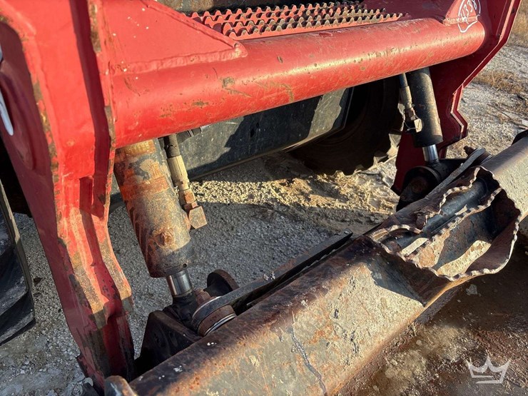 2014-takeuchi-ts50r-image-10