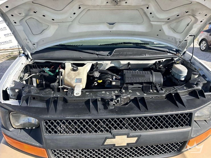 2011-chevrolet-express-2500-image-9