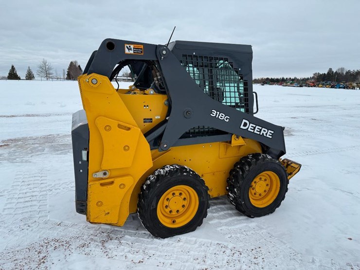 2018-deere-318g-image-4