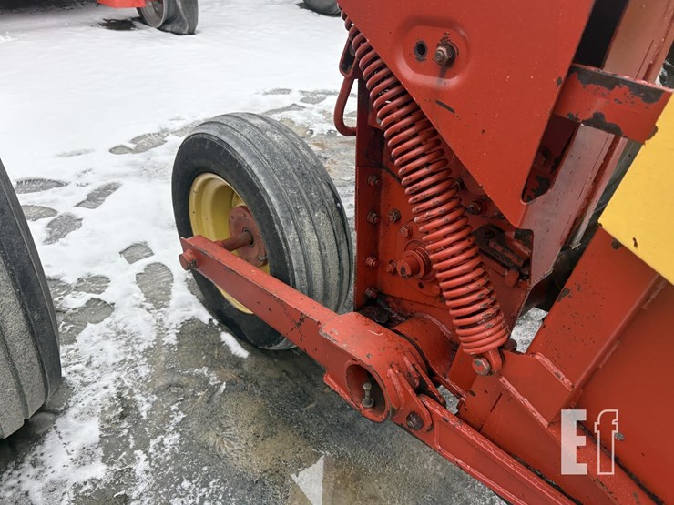 new-holland-492-image-3