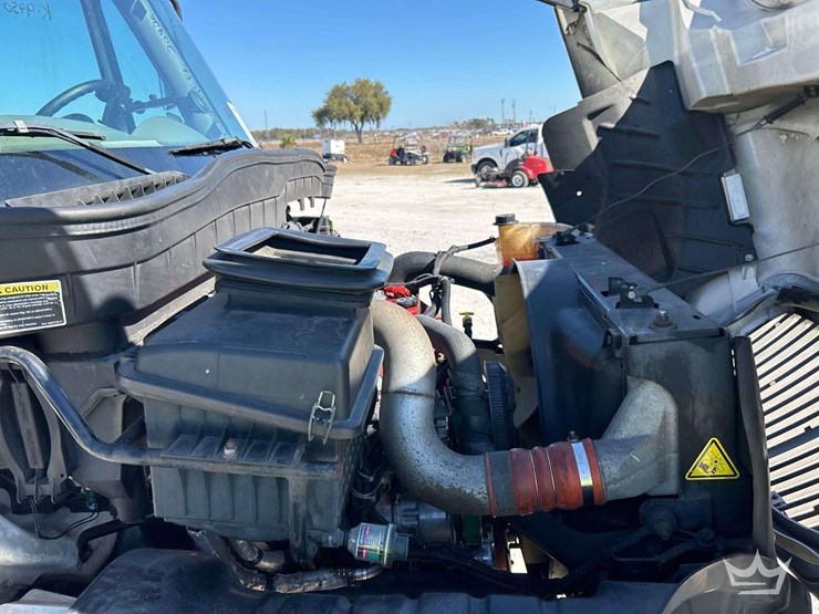 2018-international-durastar-4300-image-9