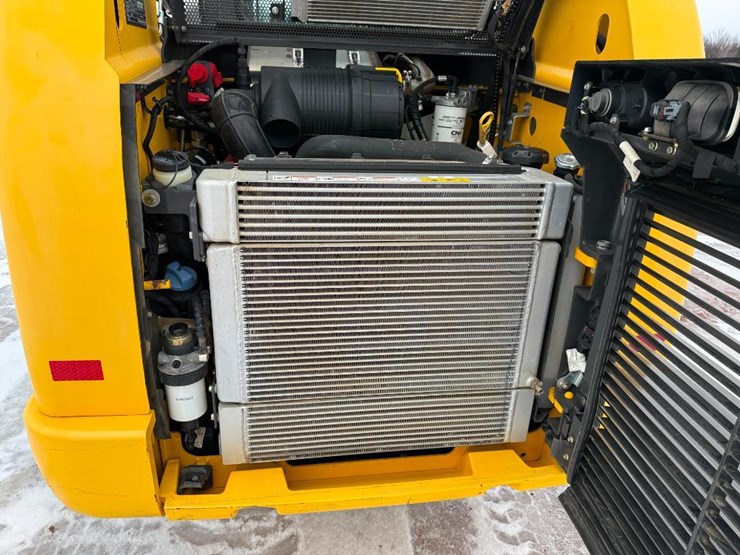 2023-new-holland-c334-image-28