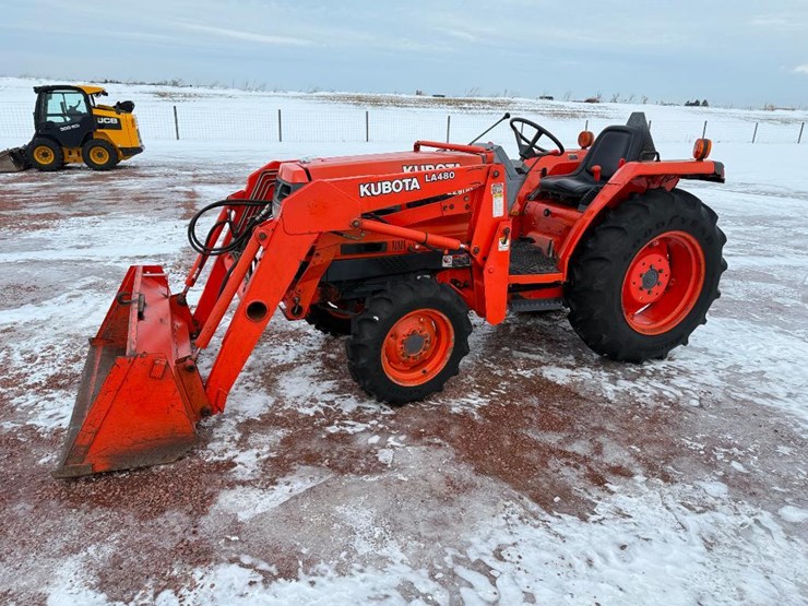 kubota-la480-image-1