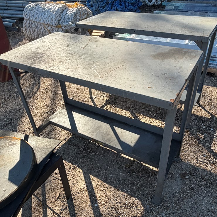 #5116 • METAL WORK TABLE