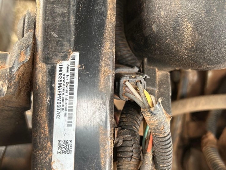 2022-john-deere-gator-image-30