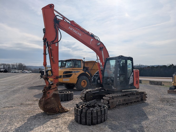 hitachi-zx135us-5-image-1