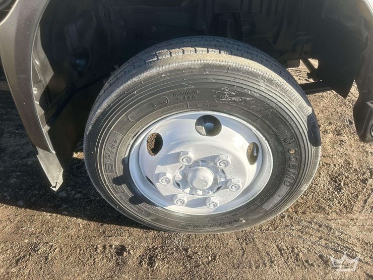 2017-hino-155-image-23