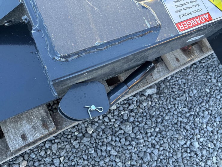 #115413-•-skidsteer-mt-3pt-hitches-image-4