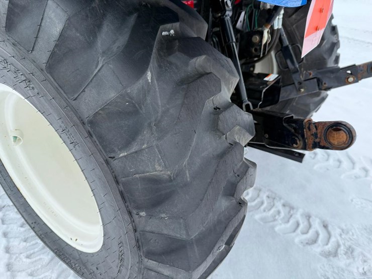 new-holland-boomer-37-image-7