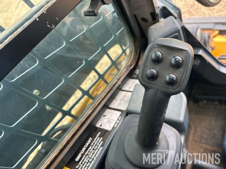 2018-deere-333g-image-53