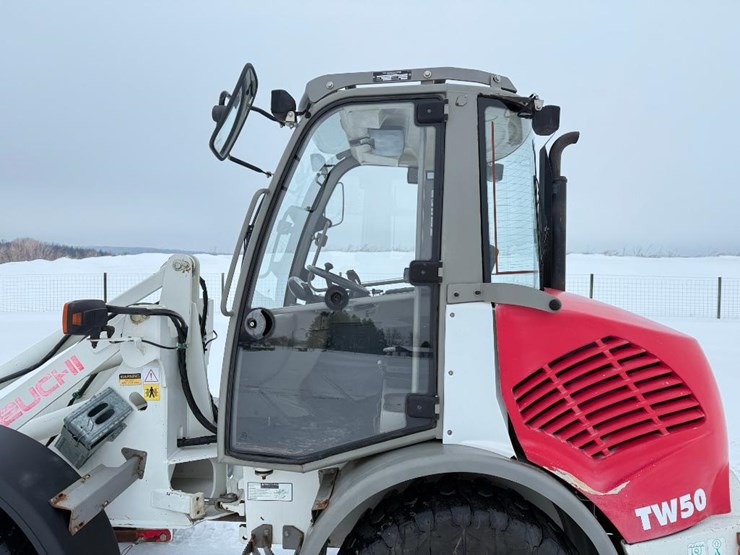 2013-takeuchi-tw50-image-22