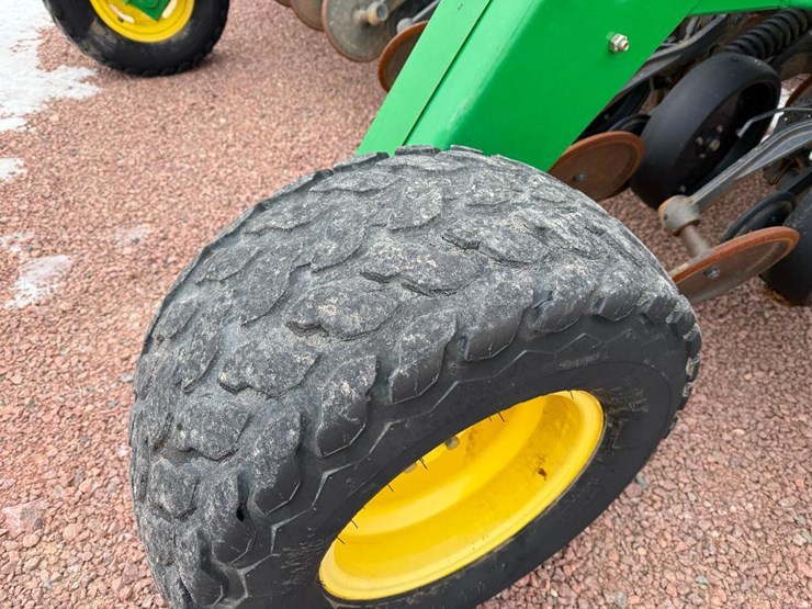 2010-john-deere-1590-image-33