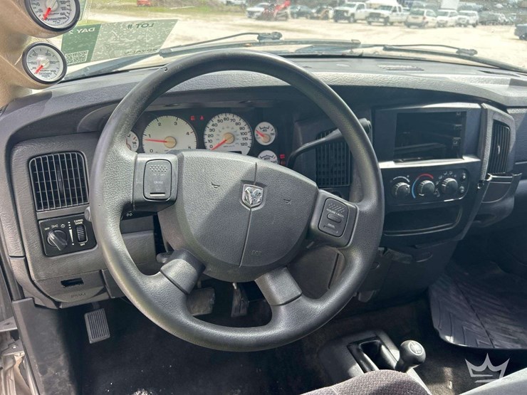 2005-dodge-ram-1500-image-10