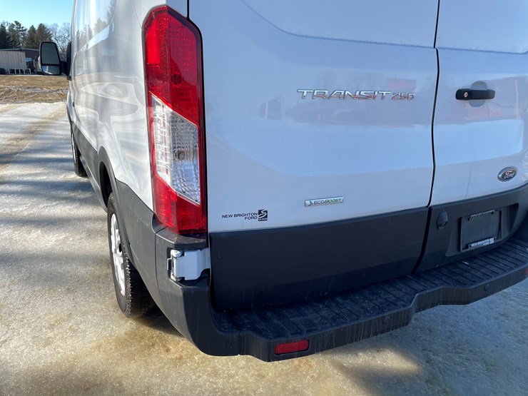 2019-ford-transit-image-24