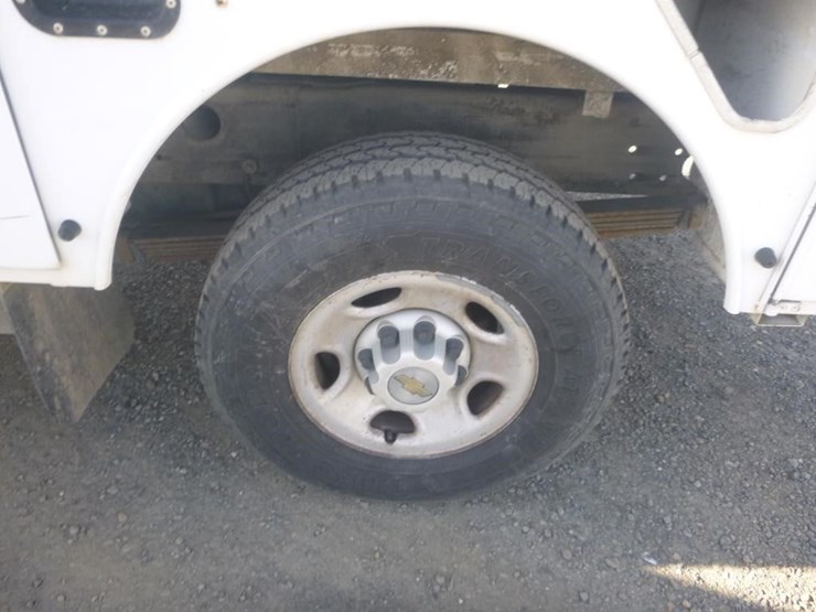 2004-chevrolet-2500-image-16