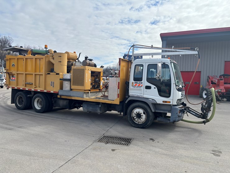 2005-gmc-t7500-image-5