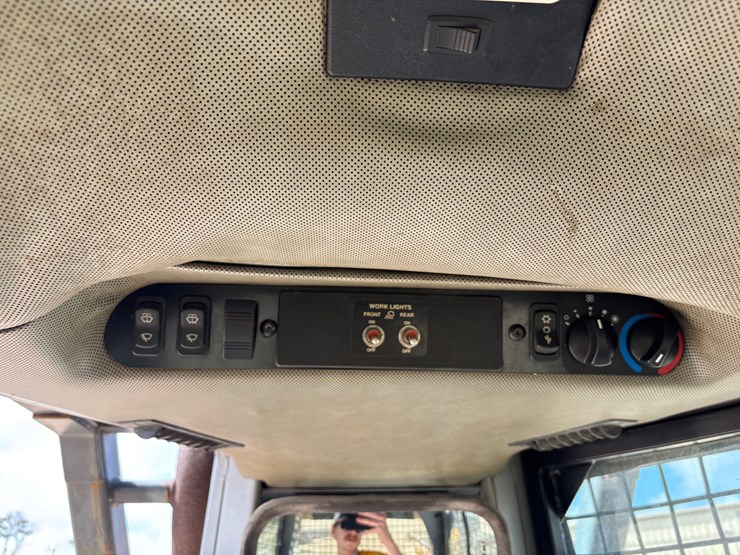 2001-deere-650h-lgp-image-23